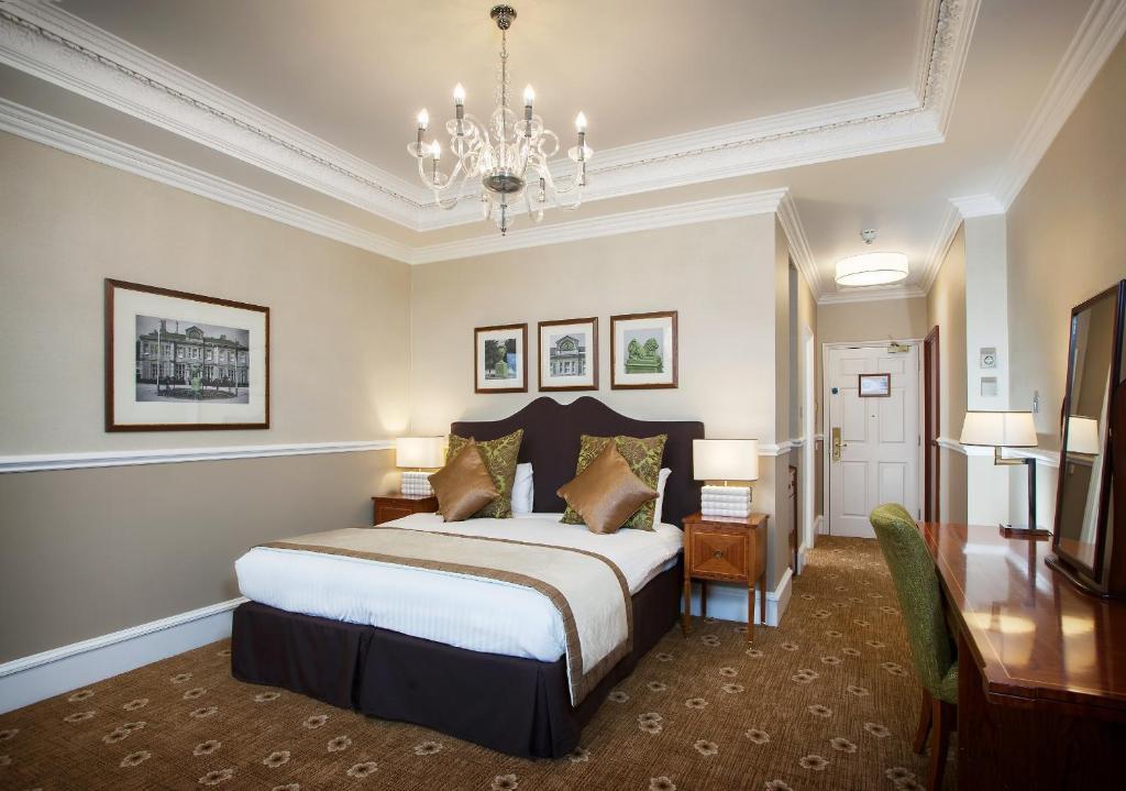 Down Hall Hotel Hatfield Heath Exteriör bild