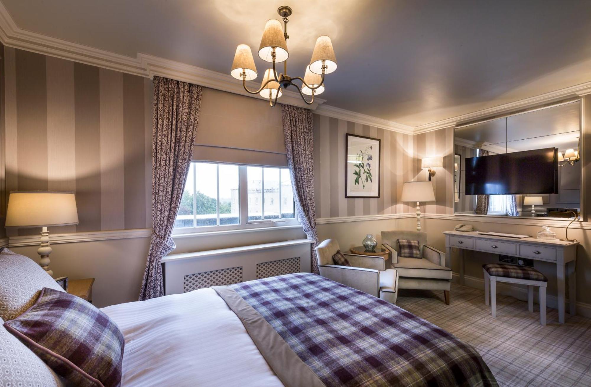 Down Hall Hotel Hatfield Heath Exteriör bild