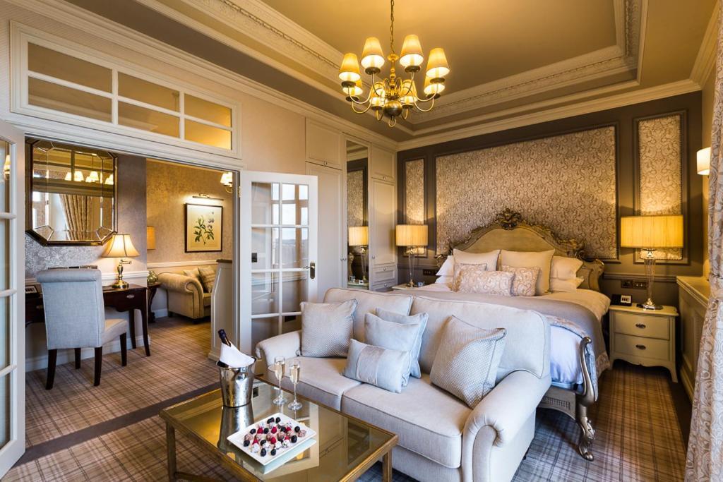 Down Hall Hotel Hatfield Heath Exteriör bild